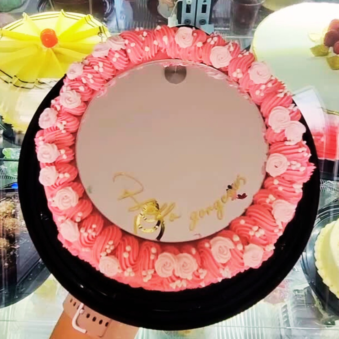 Pastel selfie circular